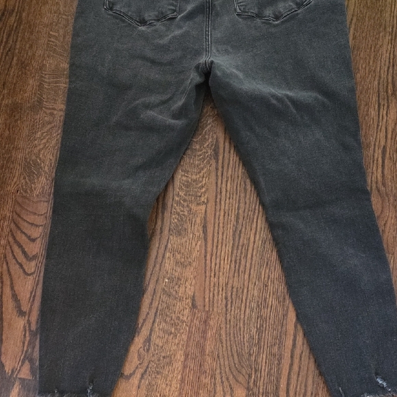 Good American Women's Skinny Jeans in Black - Picture 6 of 6